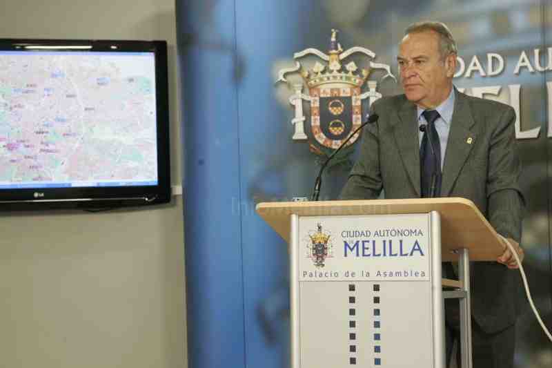 Melilla mejora la seguridad con pasos de peatones luminosos en puntos negros