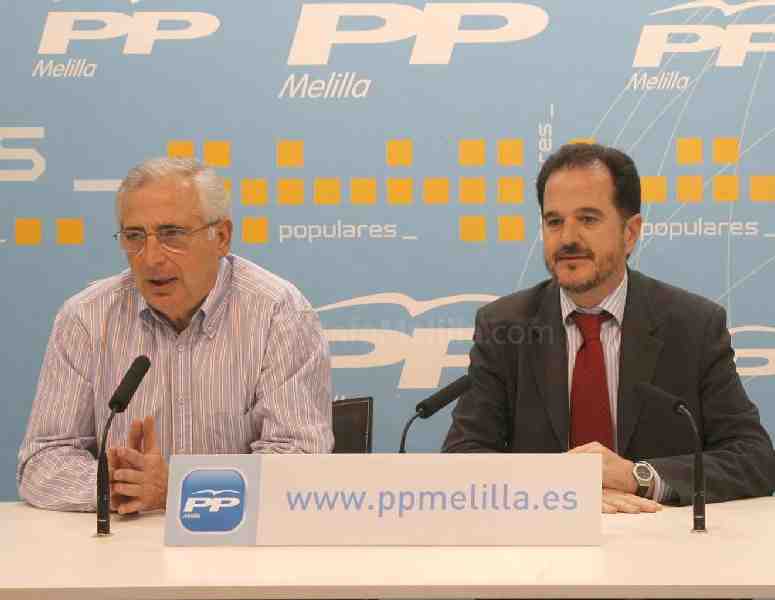 Iturgáiz junto al presidente del PP de Melilla, Juan José Imbroda