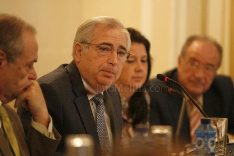 El Gobierno local asegura que su política social y de menores ha mejorado de manera "espectacular", mientras la oposición critica su "mala" gestión