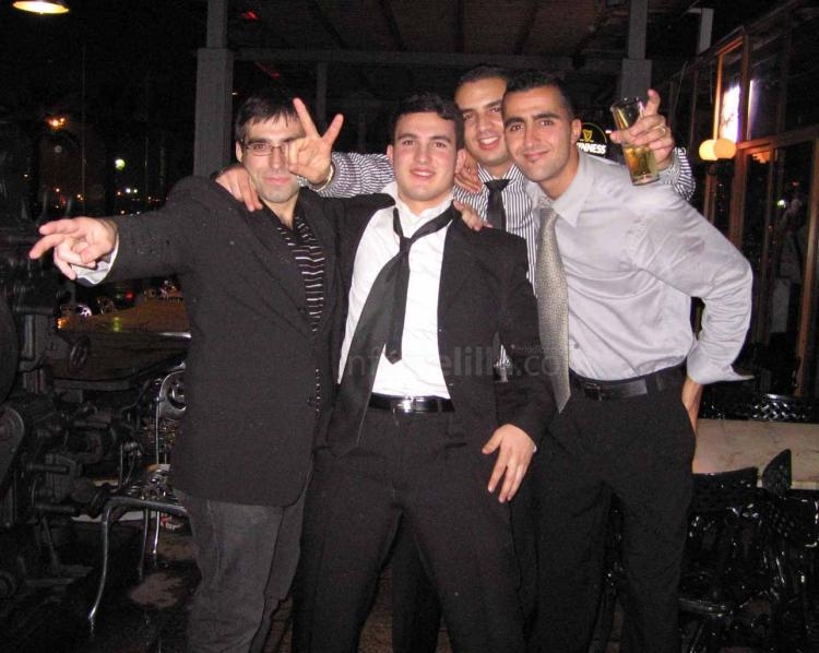 Los melillenses despiden el 2008 y celebran la llegada del 2009 por todo lo alto