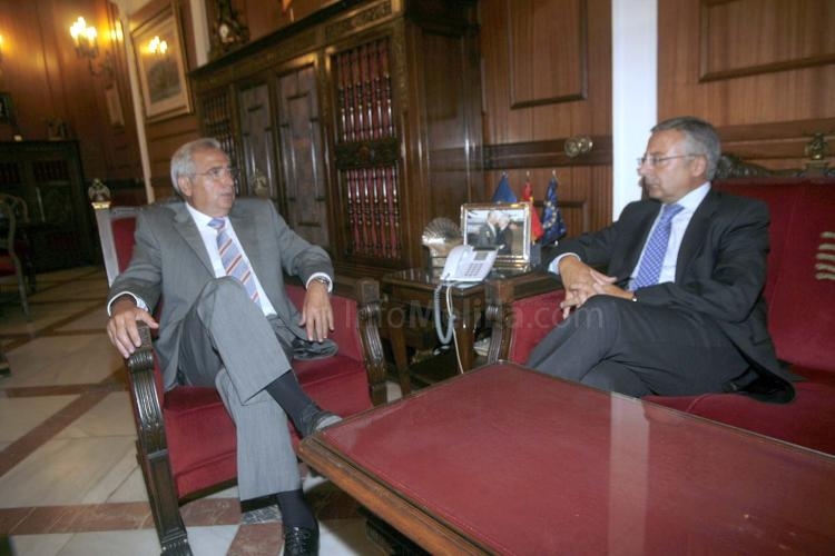 El ministro se ha reunido con Imbroda para tratar varios asuntos de importancia