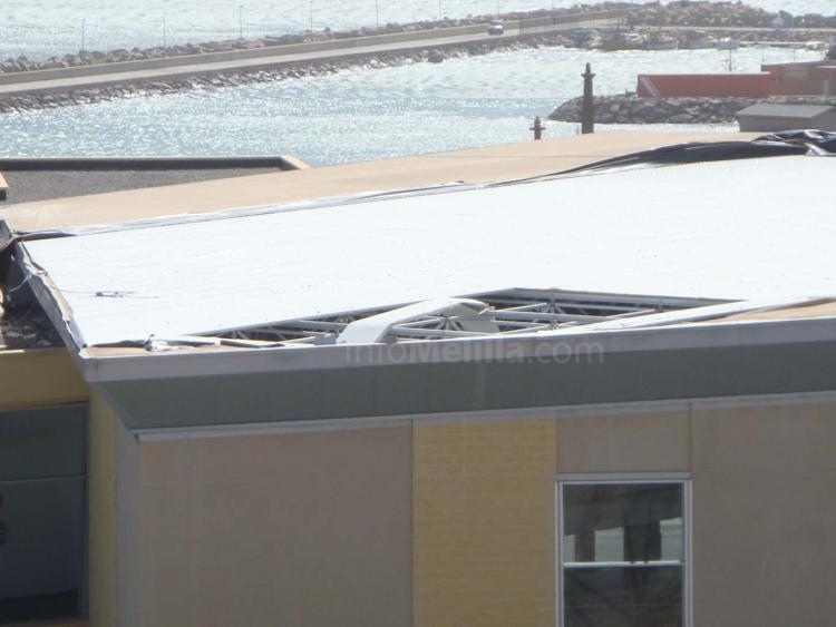 Se desprende parte del techo de la Estación Marítima debido al fuerte viento