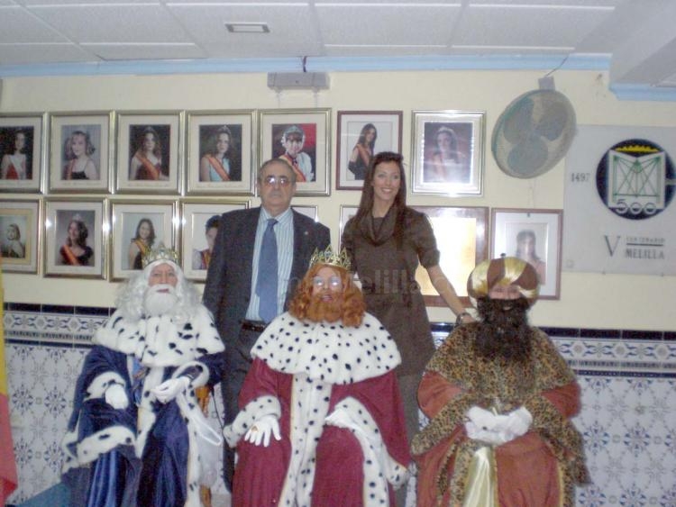 Los Reyes Magos también hicieron su parada en la Casa de Melilla en Almería