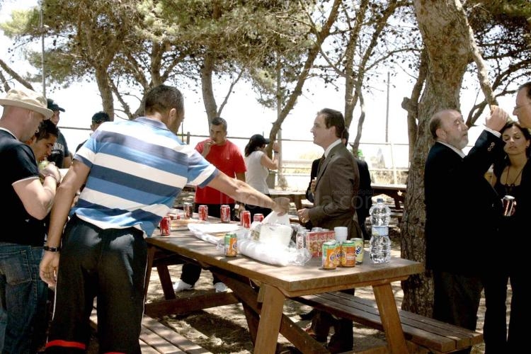 Un proyecto de reinserción permite el encuentro al aire libre de 10 presos con sus familias