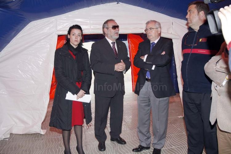 Protección Civil presenta la nueva unidad médica avanzada que ayudará a hacer frente a posibles situaciones extremas o catástrofes en la ciudad