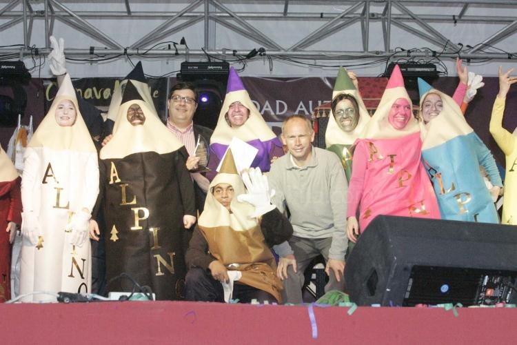 El viernes de Carnaval dejó en Melilla una velada repleta de ingenio y diversión