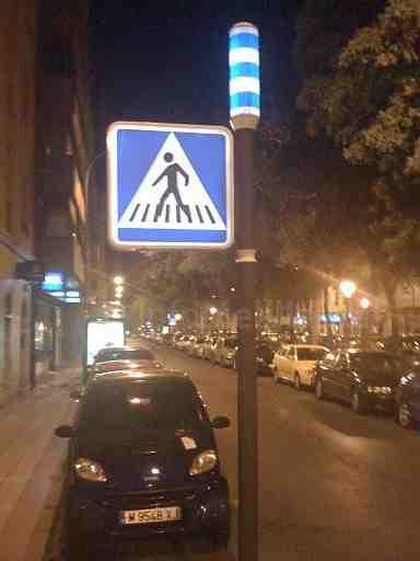 Melilla mejora la seguridad con pasos de peatones luminosos en puntos negros