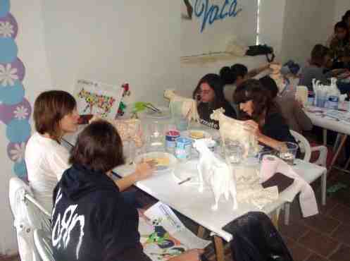 Comienzan los talleres de pintura de las mini-vacas de la iniciativa 'Melilla es arte'