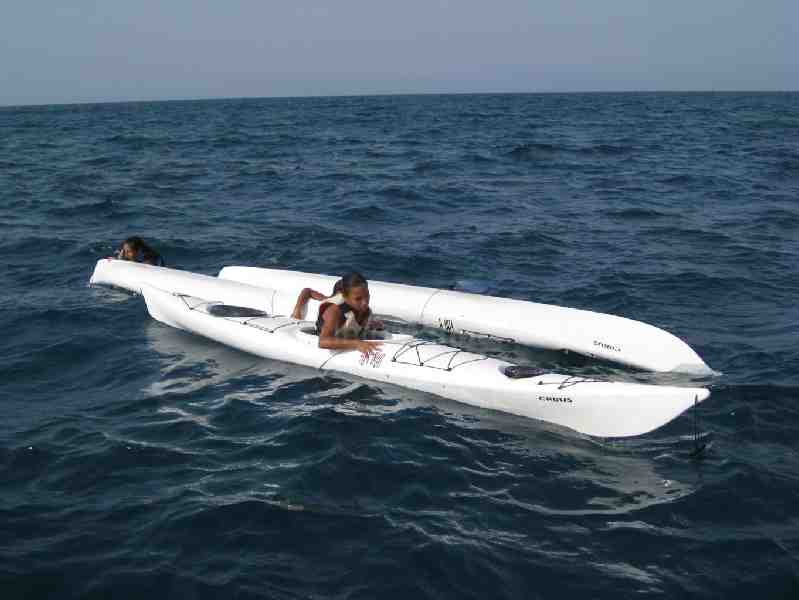 Inesperado vuelco de un kayak de mar