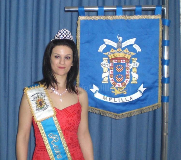 Homenaje a las madres y relevo de la belleza oficial en la Casa de Melilla en Almería