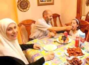 Unas 30 familias desfavorecidas consiguen celebrar el Ramadán en igualdad de condiciones