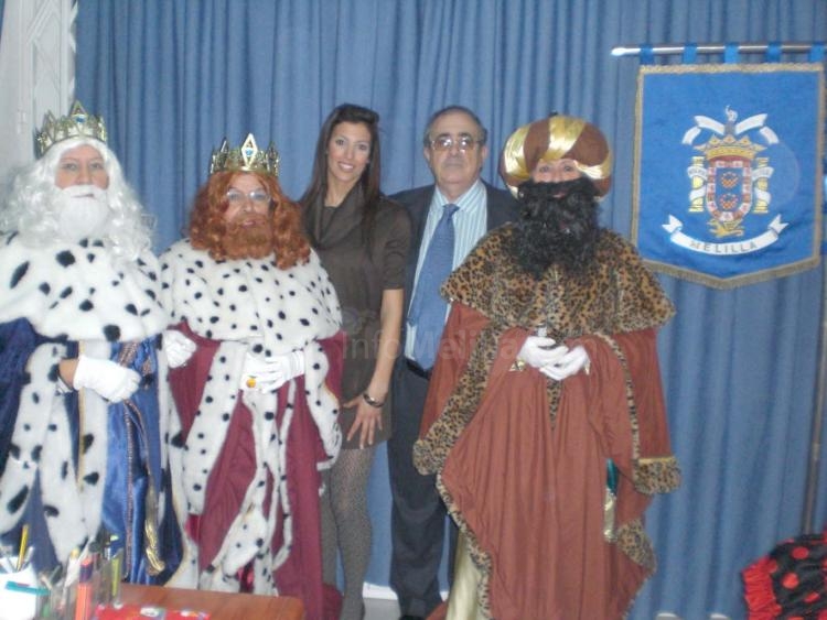 Los Reyes Magos también hicieron su parada en la Casa de Melilla en Almería