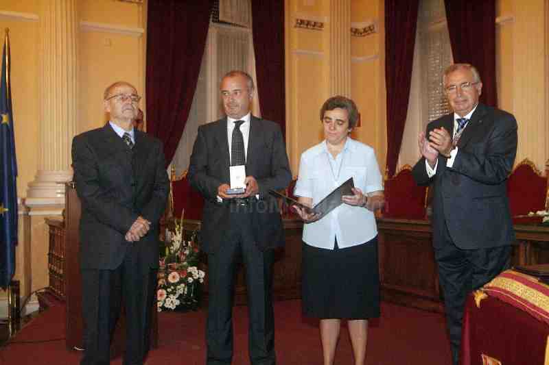 La 'Gota de Leche', la Policía Local y la Unidad de Trasplantes del Hospital reciben la Medalla de Oro de Melilla en el día de su 512 aniversario