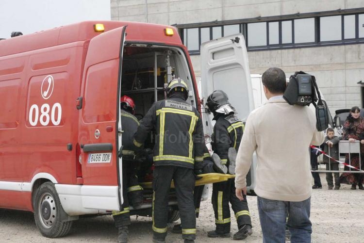 Los bomberos de Melilla muestran su profesionalidad en una exhibición