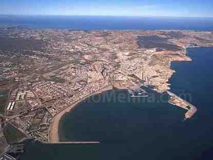 Vista aérea del puerto.