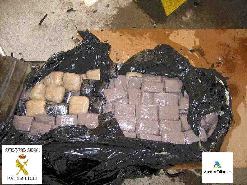 Detenidas cuatro personas e intervenidos casi 100 kilos de hachís en el puerto de Melilla