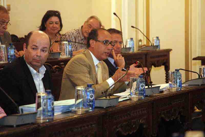 Miembros del Gobierno durante el Pleno del viernes