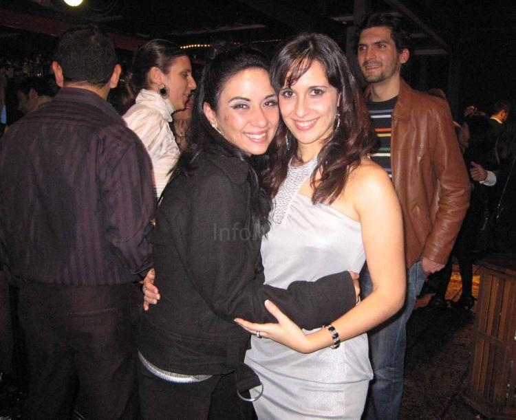 Los melillenses despiden el 2008 y celebran la llegada del 2009 por todo lo alto