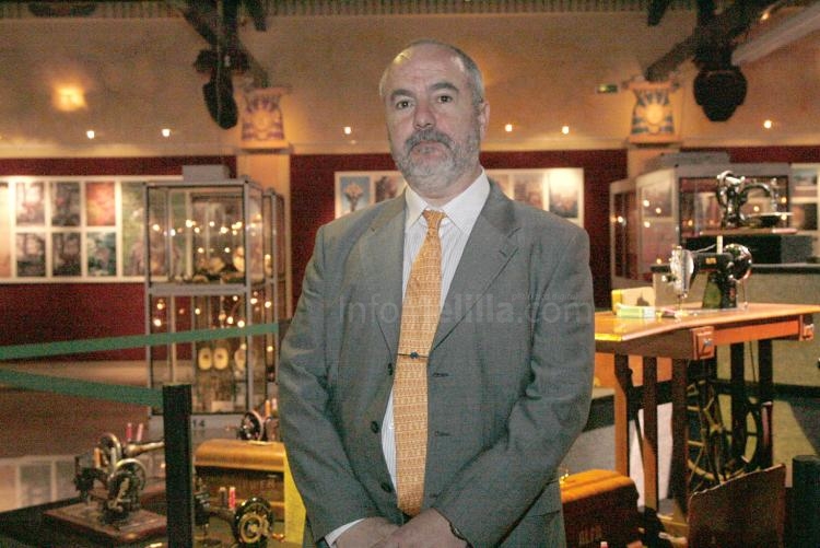 La Fundación Gaselec exhibe a partir de mañana viernes colecciones de objetos curiosos de particulares