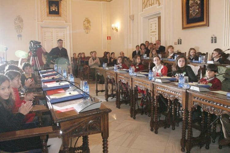 Veinticinco escolares melillenses se convierten en diputados por un día y exponen sus compromisos para hacer una sociedad mejor