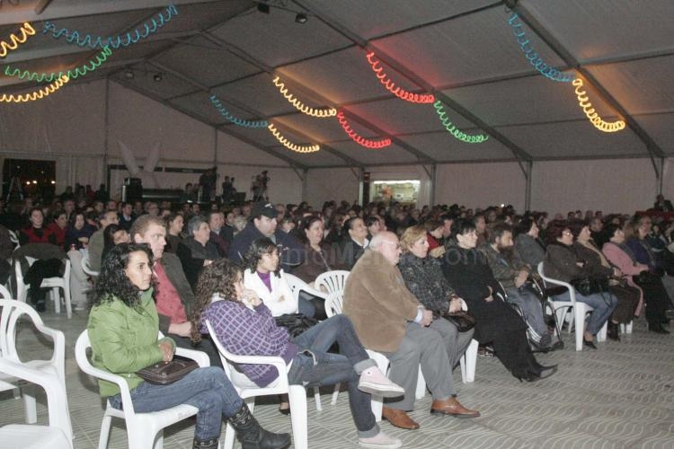 Un numeroso público se dio cita en la Plaza de San Lorenzo para ver el espectáculo