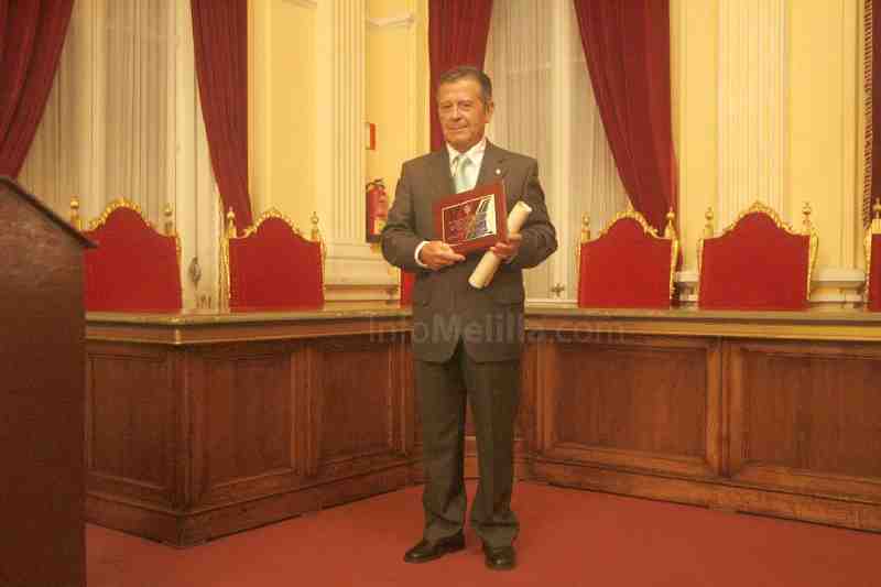 Melilla reconoce la labor profesional de Vicente Pérez Bañasco, Melillense del Año