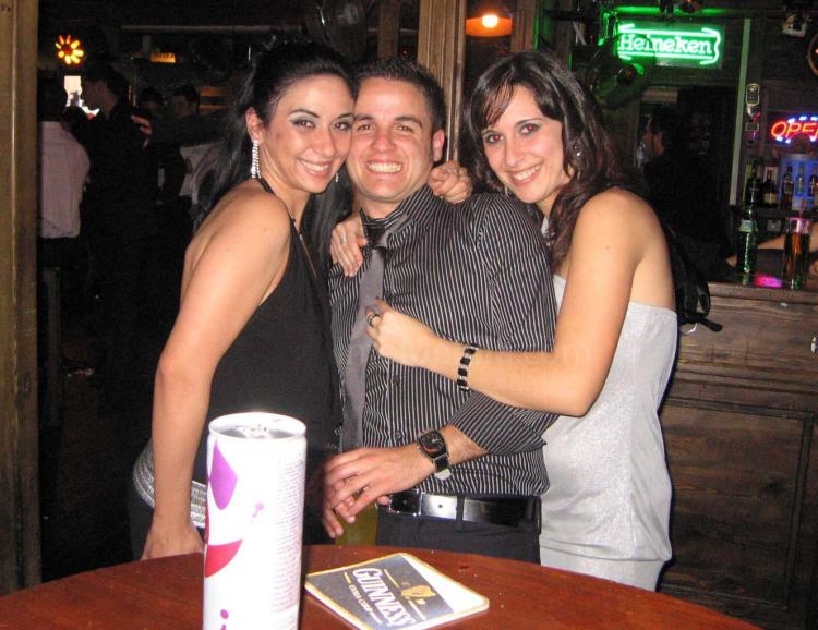 Los melillenses despiden el 2008 y celebran la llegada del 2009 por todo lo alto