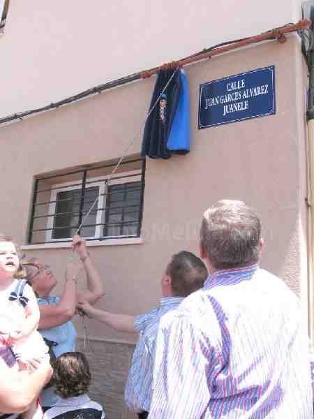 Melilla homenajea al antiguo propietario del Bar Aragón, 'Juanele', otorgándole una calle