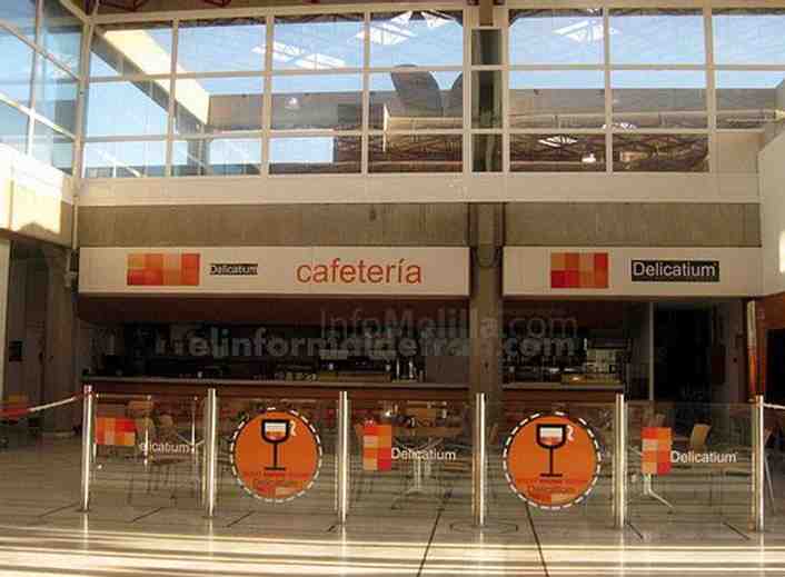 La cafetería cerrada tras el cese de la anterior empresa