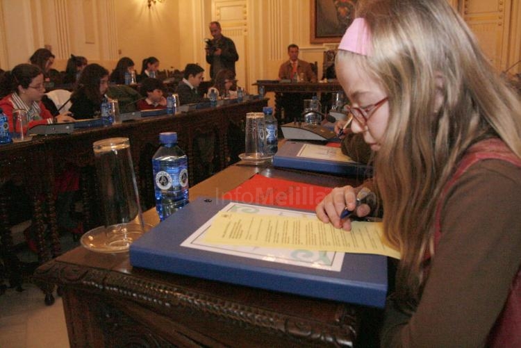 Veinticinco escolares melillenses se convierten en diputados por un día y exponen sus compromisos para hacer una sociedad mejor