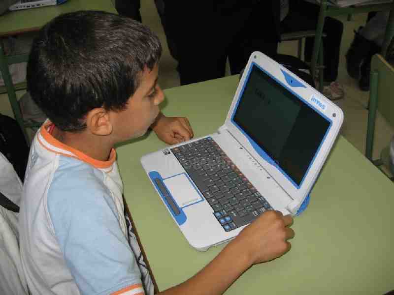El Ministerio de Educación y Microsoft alcanzan un acuerdo en el marco del Programa Escuela 2.0 que beneficiará a 4.000 alumnos de Ceuta y Melilla