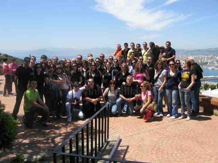 La sinfónica y el coro, durante la visita turística organizada por la ciudad, al día siguiente del c