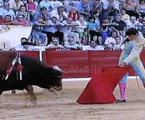 Adolfo Ramos hace historia en el mundo del toro local abriendo la Puerta Grande de Aracena