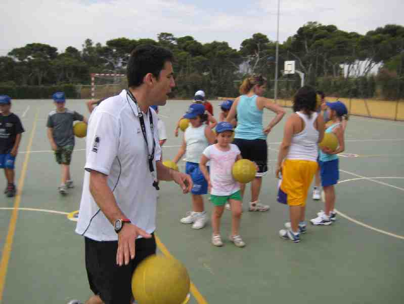 Campus de Baloncesto: Romay pasó el último día completo con los participantes en el que disfrutaron de una barbacoa nocturna