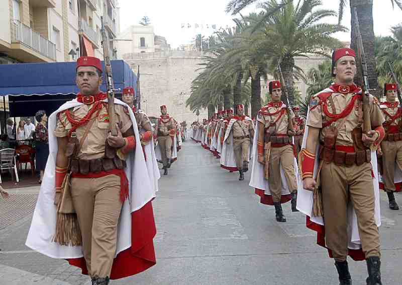 Los melillenses brindan respeto y cariño a su Alcaldesa Perpetua y Patrona Coronada