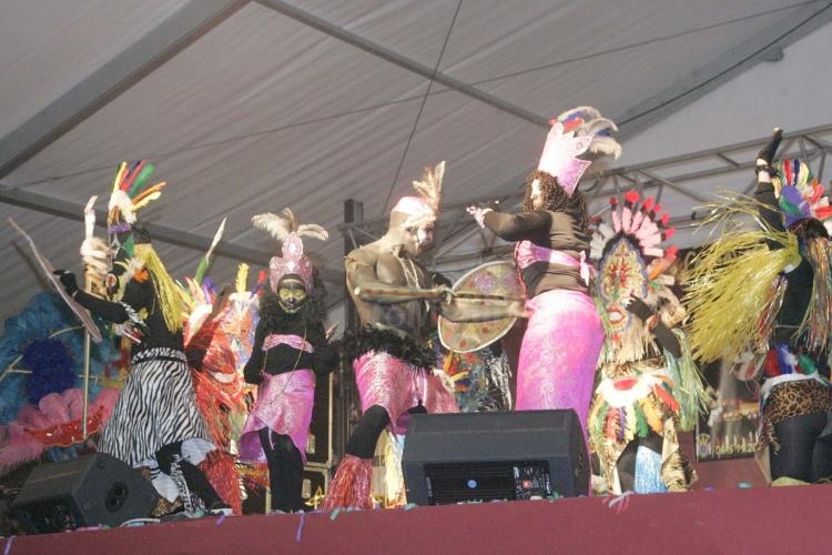 El viernes de Carnaval dejó en Melilla una velada repleta de ingenio y diversión
