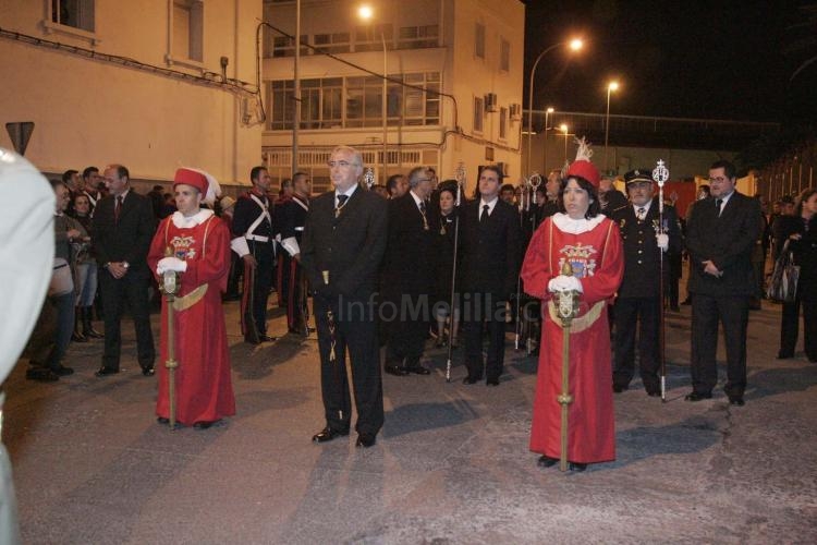Luto, dolor y esperanza se mezclan en las calles de Melilla en el Viernes Santo