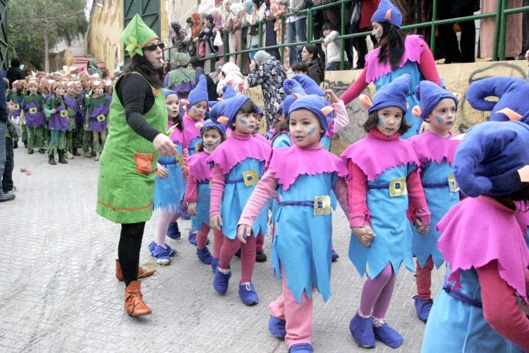 El Carnaval llega a Melilla inundando sus calles de alegría y diversión