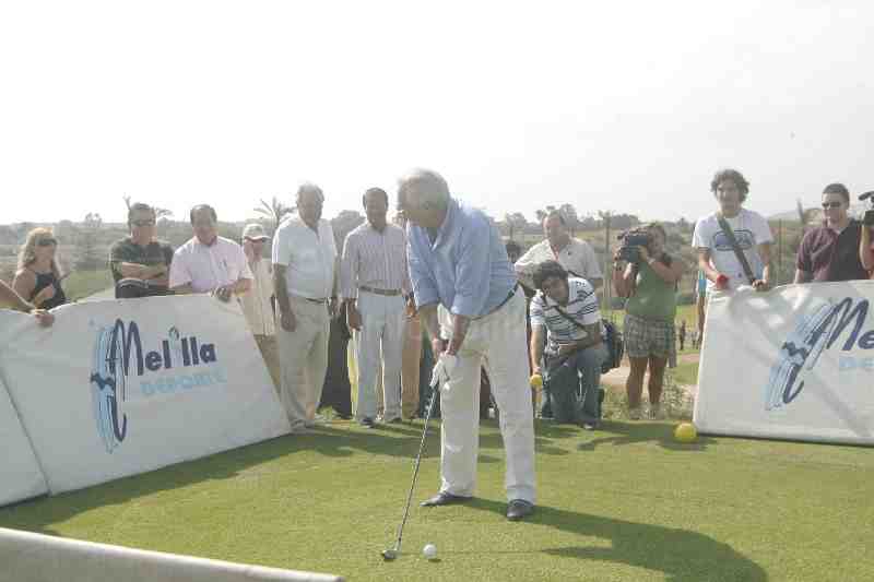 Imbroda inaugura el campo de golf convencido de que satisface las demandas de muchos melillenses y que supondrá un reclamo turístico