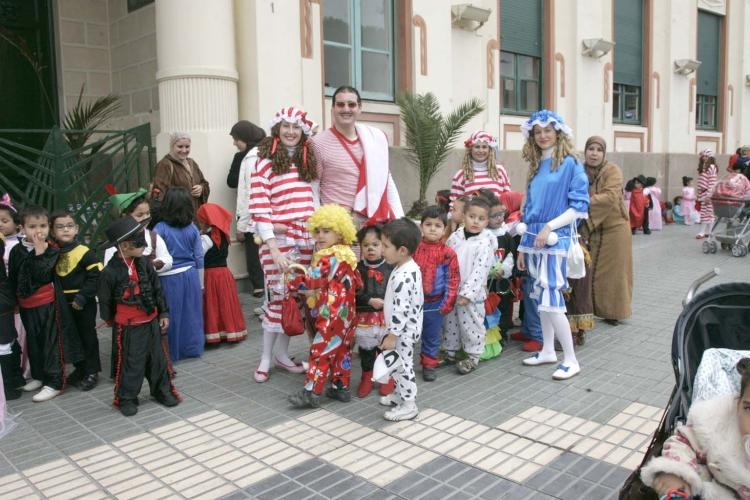 El Carnaval llega a Melilla inundando sus calles de alegría y diversión