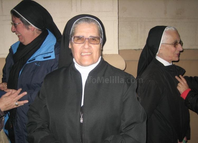 Simpatiquísima, sor Adelina.