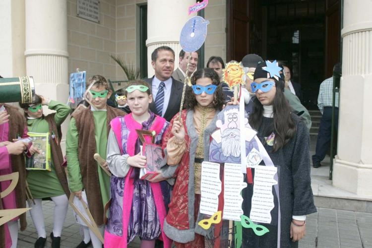 El Carnaval llega a Melilla inundando sus calles de alegría y diversión