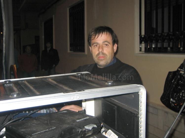 Los buenos trabajadores de Antonio Moreno, siempre en el tajo.