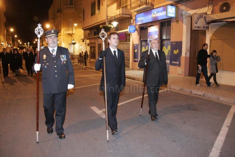 Luto, dolor y esperanza se mezclan en las calles de Melilla en el Viernes Santo