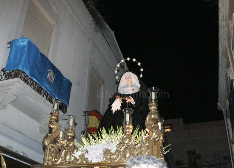Luto, dolor y esperanza se mezclan en las calles de Melilla en el Viernes Santo