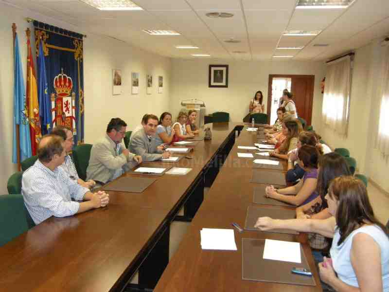 El Ingesa 'sigue trabajando' con los sindicatos para garantizar la estabilidad en el empleo