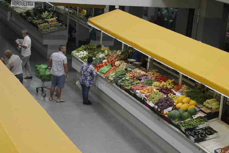 Normalidad en los mercados de Melilla, donde venden pescado del día anterior