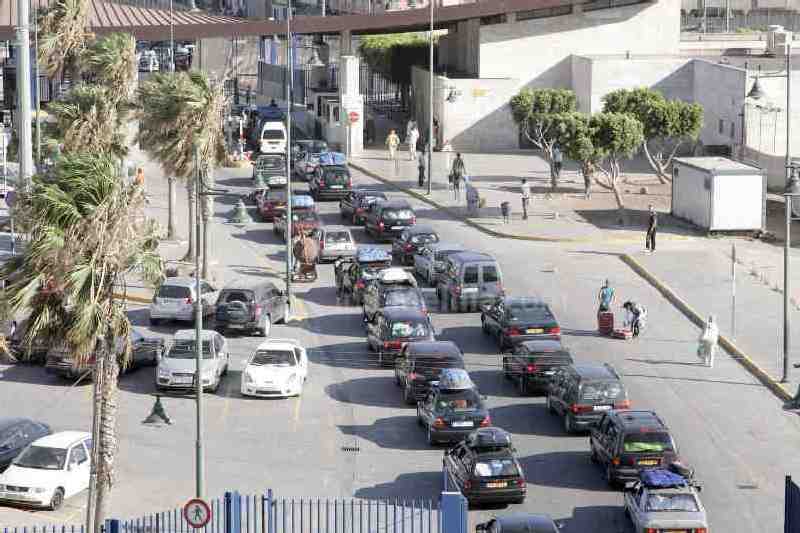 Madrid transmite a Marruecos su 'malestar' por el cartel de la frontera de Beni Enzar