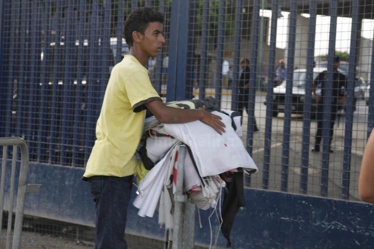 Activistas marroquíes reducen el bloqueo de suministros tras un acuerdo con los comerciantes