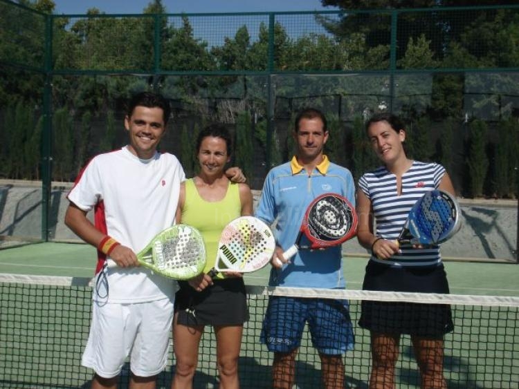 Parejas mixtas participantes en un campeonato peninsular